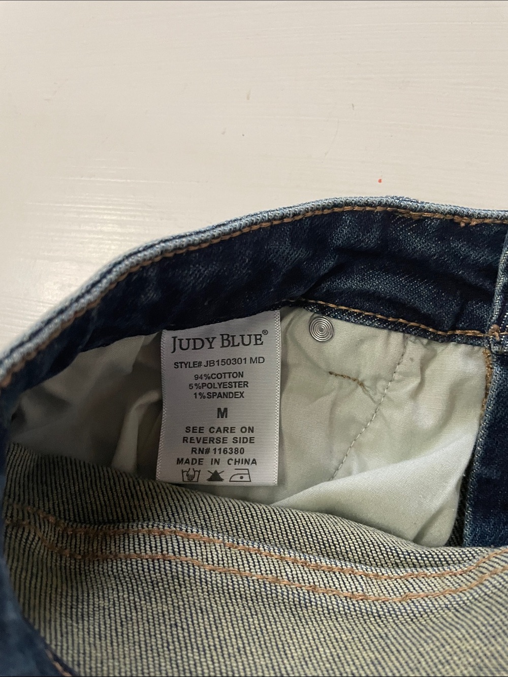 Judy Blue denim Jean shorts size medium - Picture 5 of 8